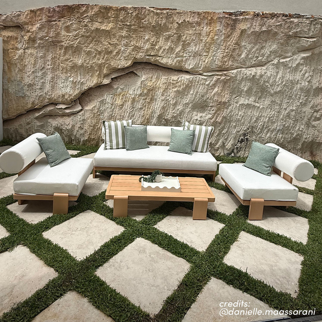 Modica 5 Seater Aluminium Outdoor Sofa Set in Black & Grey