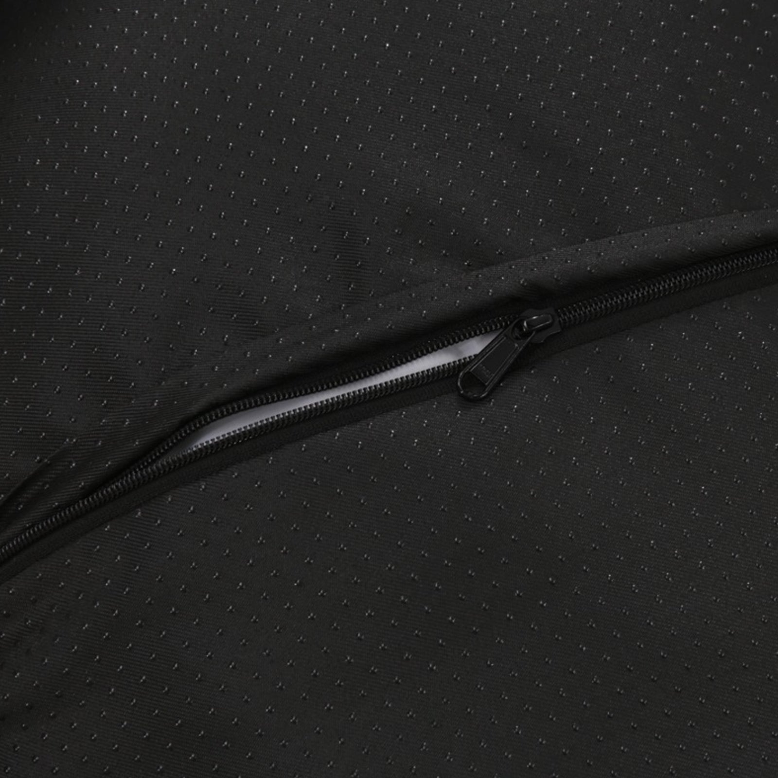 Kyra Medium Boucle Pet Bed – White with Black Base, featuring a plush, raised bolster design with a scratch-resistant boucle fabric, non-slip base, and a discreet hidden zipper for easy cover removal.