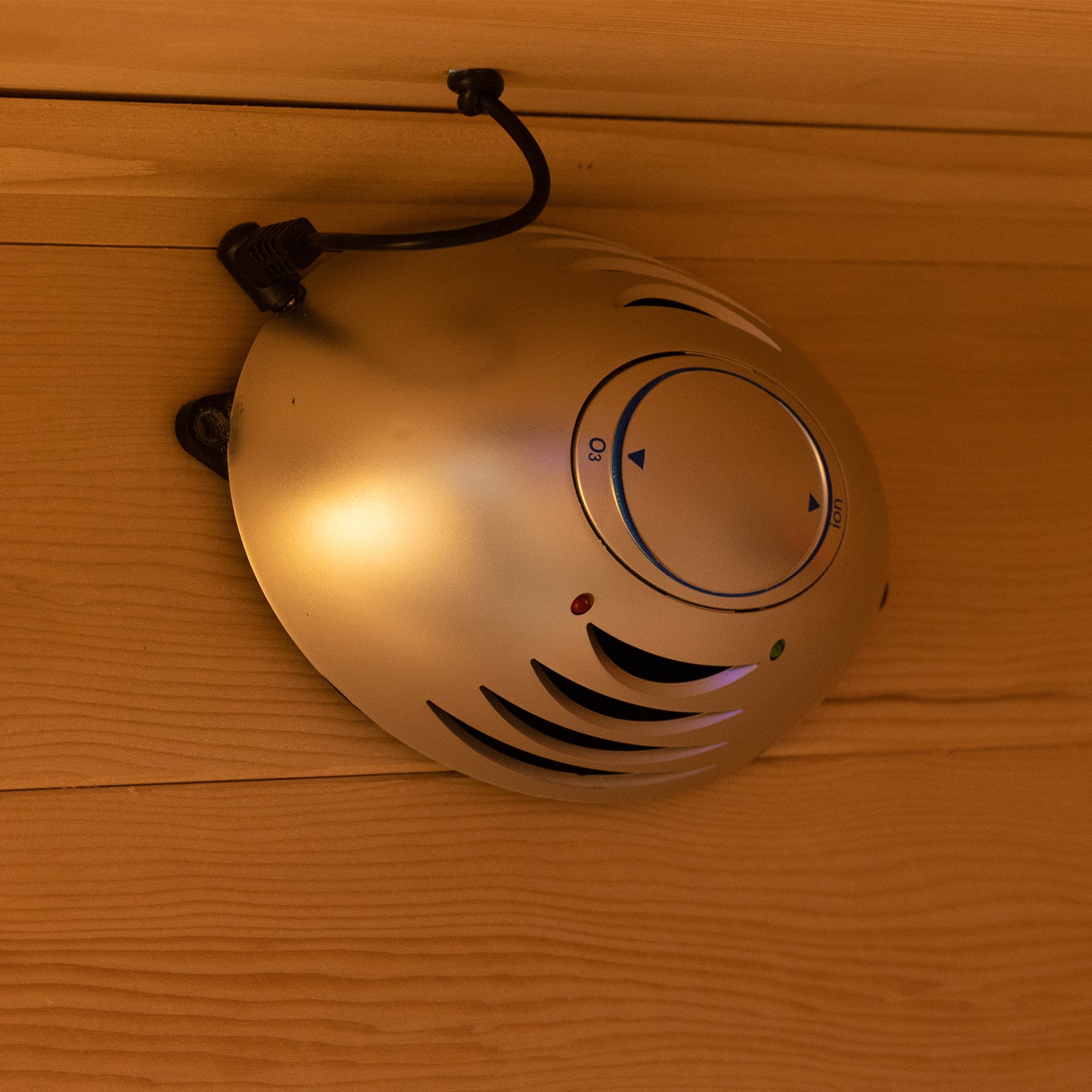 Oxygen ionizer feature in Luxo Living Harlow 3 Person Canadian Hemlock Infrared Home Sauna for fresh, clean air during sessions