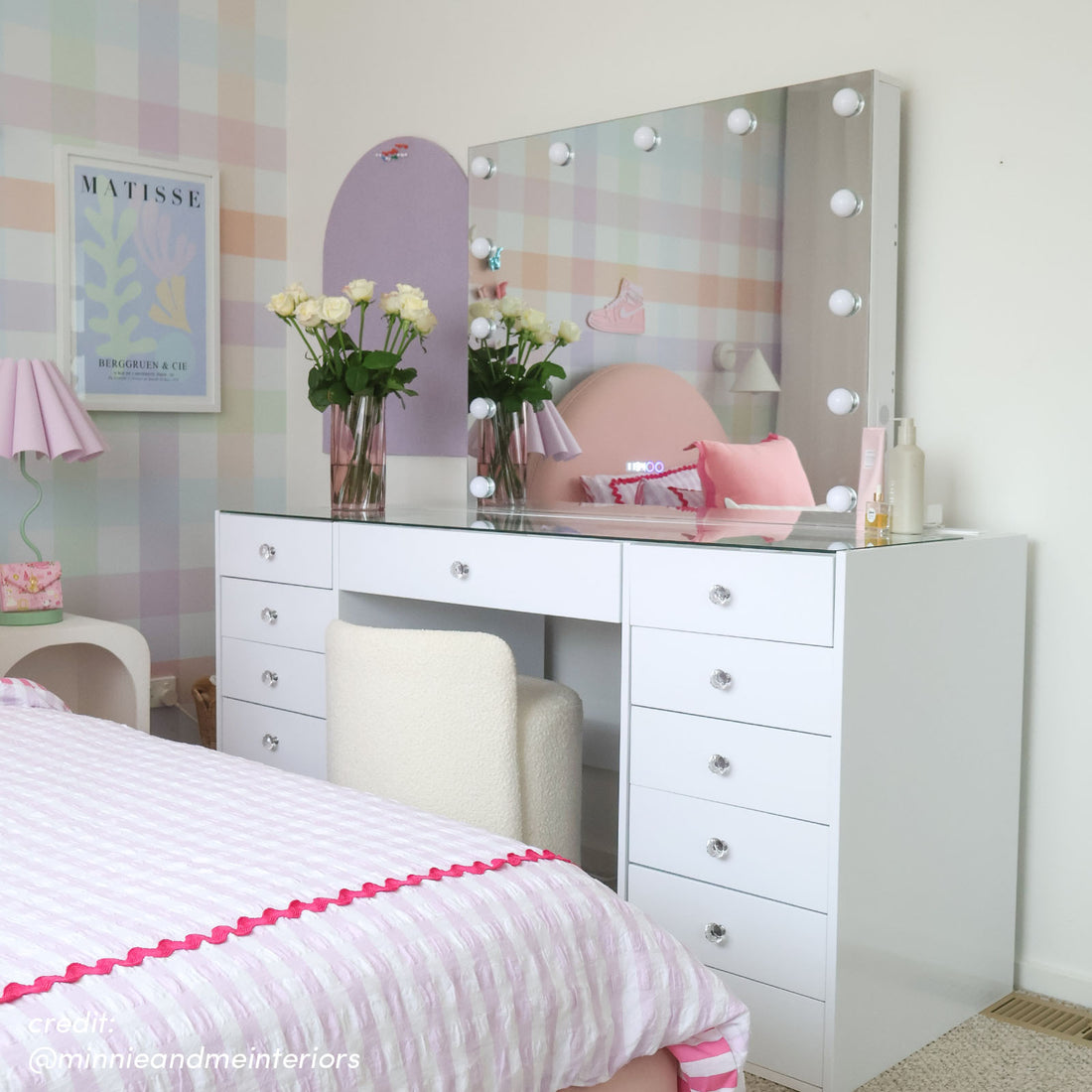 Arielle Makeup Vanity with Hollywood LED Lights in White