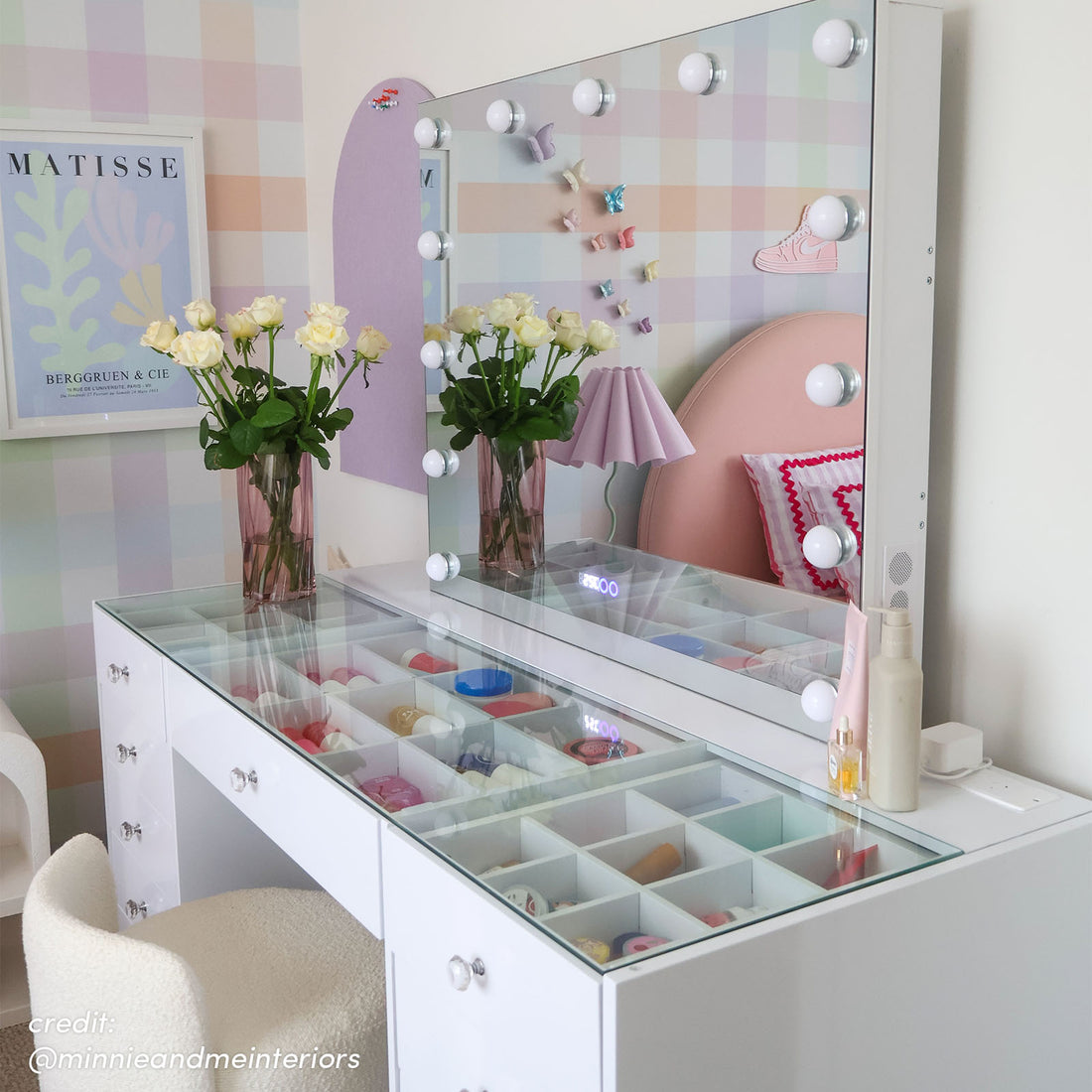 Arielle Makeup Vanity with Hollywood LED Lights in White